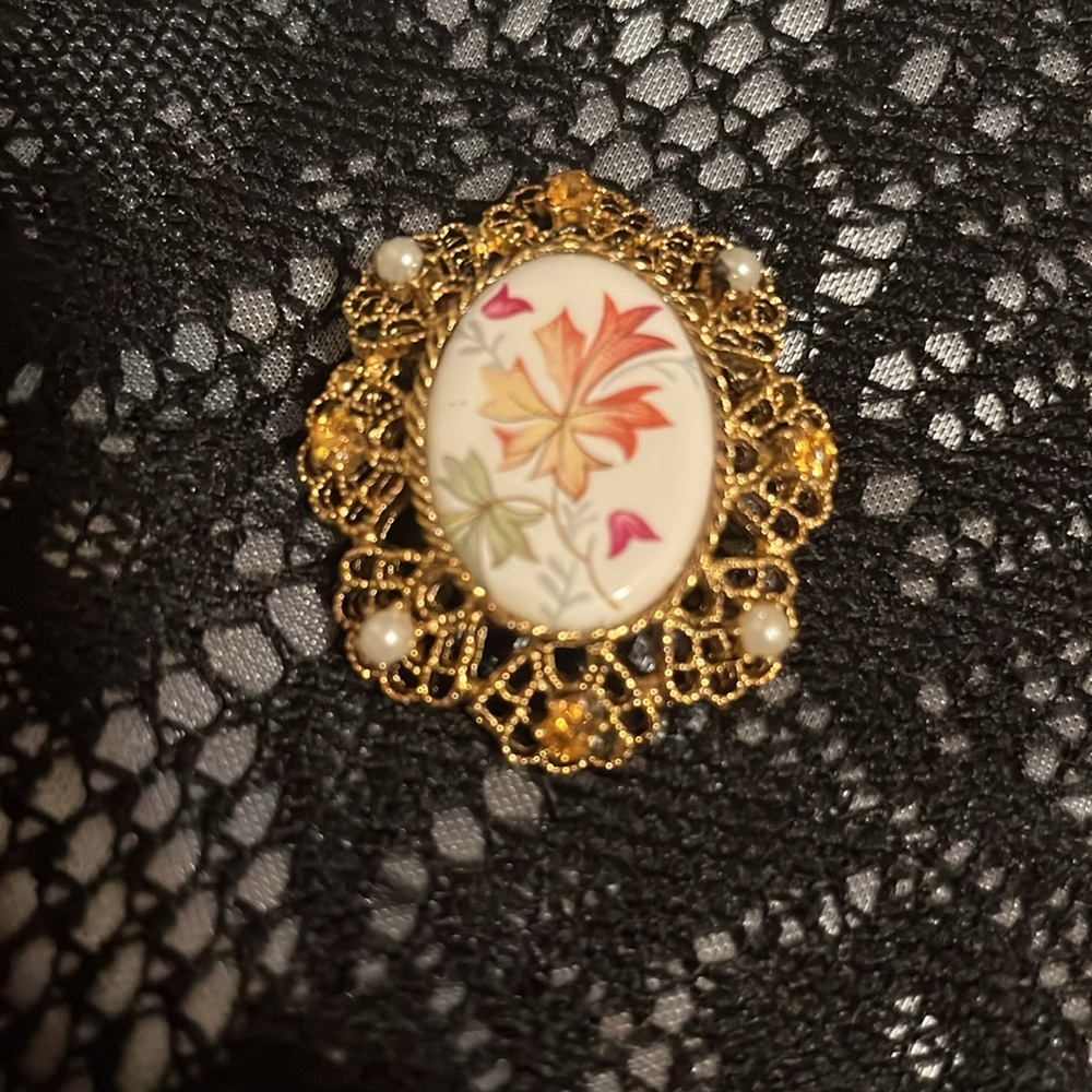 Fall broaches - Picture 2 of 5